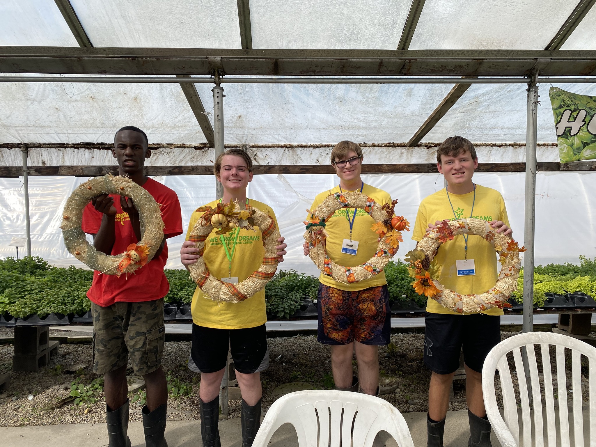 Wreath Builders Fall 2022